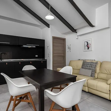 Vicino Bologna Fiere, Affittacamere Con 5 Stanze Private 3*